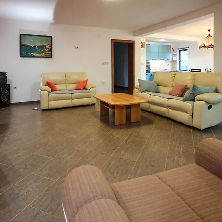 In Jakov Polje With Wifi