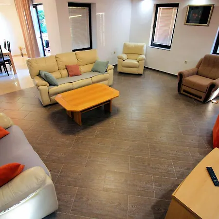 2 Bedroom Stunning In Jakov Polje Apartment